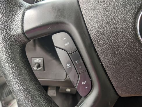 Used 2015 Chevrolet Express 2500 image 21