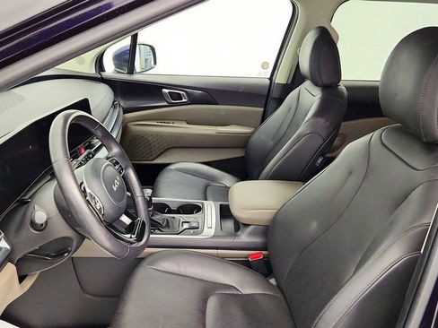 Used 2025 Kia Carnival FWD image 20