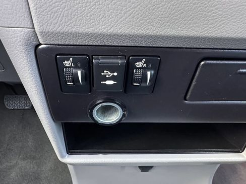 Used 2019 Toyota Sienna XLE w/ Protection Package image 20