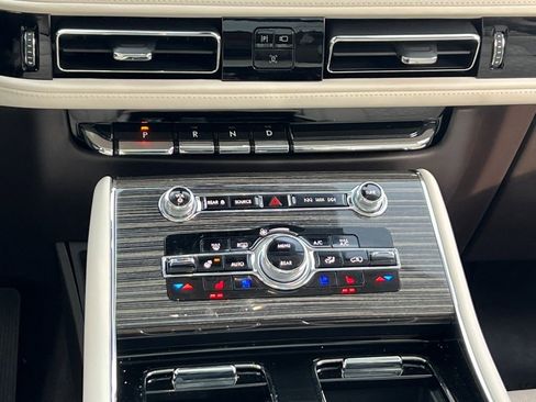 Used 2023 Lincoln Aviator Black Label image 19