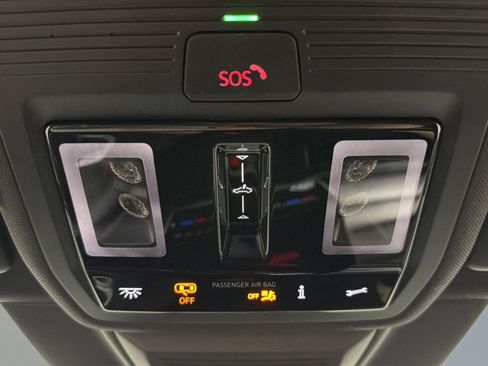 New 2026 Volkswagen GTI SE FWD image 25