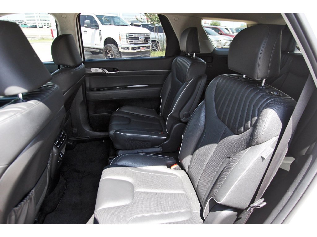 Used 2023 Hyundai Palisade Limited FWD image 13