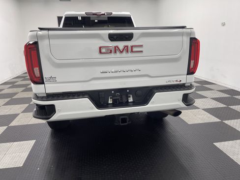 Used 2020 GMC Sierra 2500 AT4 w/ AT4 Premium Package image 3