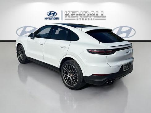 Used 2023 Porsche Cayenne Platinum Edition AWD/4WD image 4