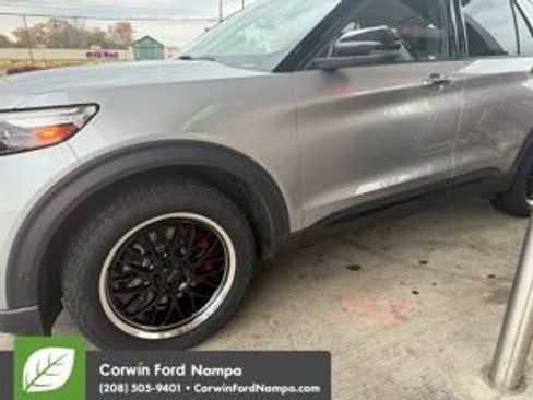 Used 2020 Ford Explorer ST w/ Premium Technology Package AWD/4WD image 4