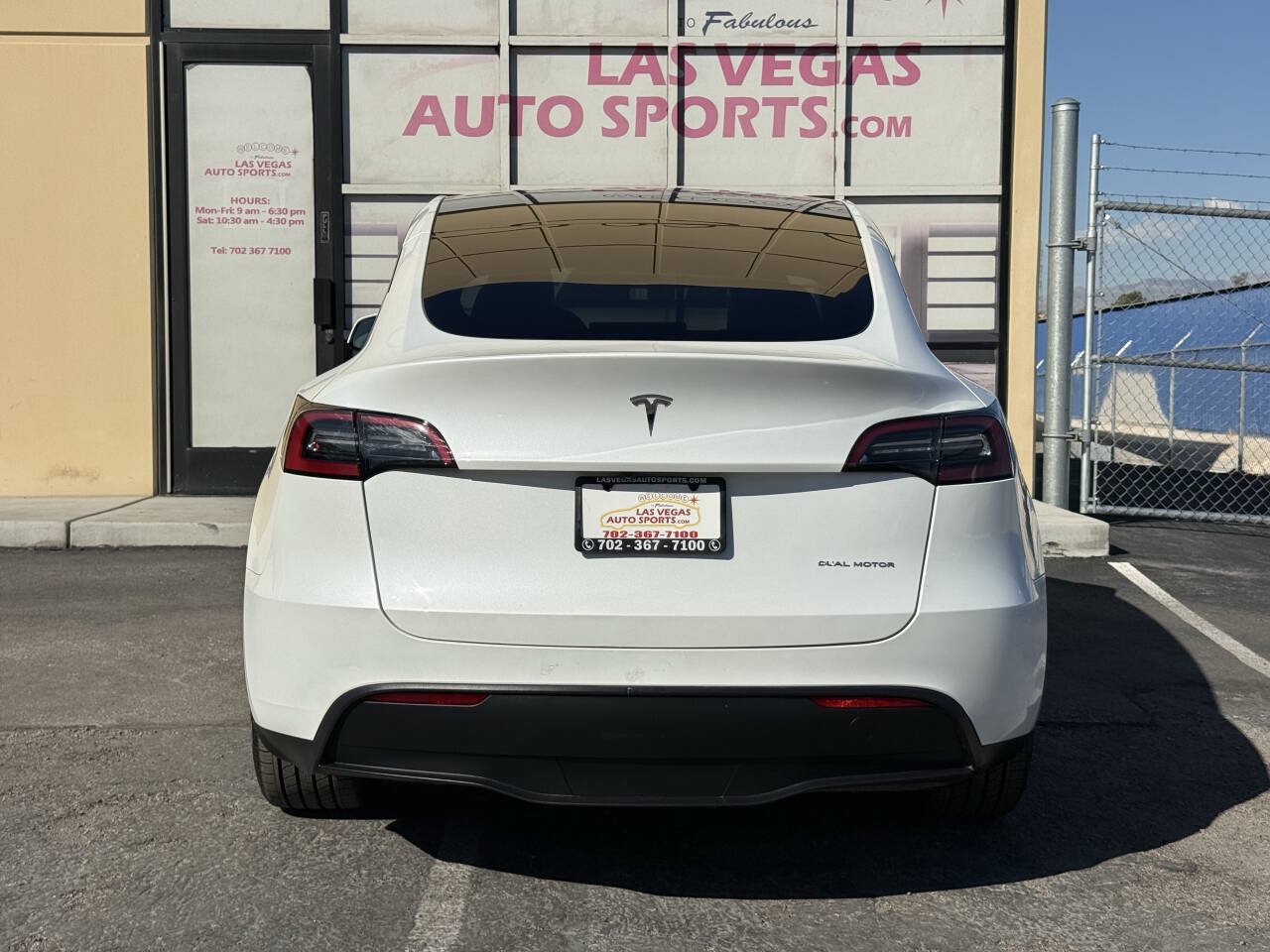 Used 2024 Tesla Model Y Long Range AWD/4WD image 8