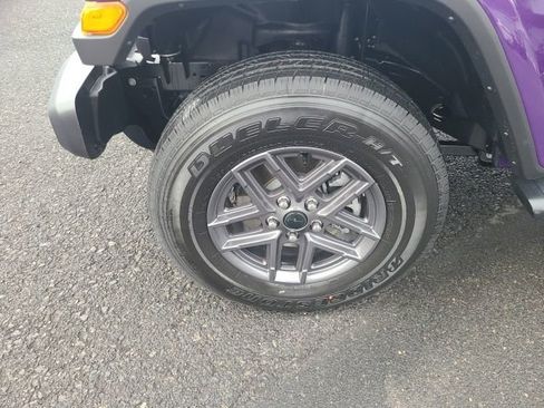 New 2026 Jeep Gladiator Sport image 10