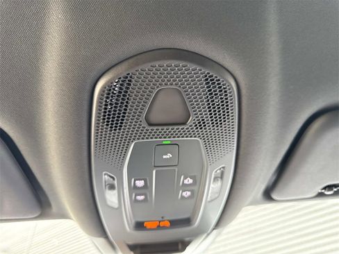 Used 2025 Porsche Cayenne S image 21