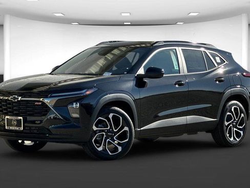 New 2026 Chevrolet Trax RS image 2