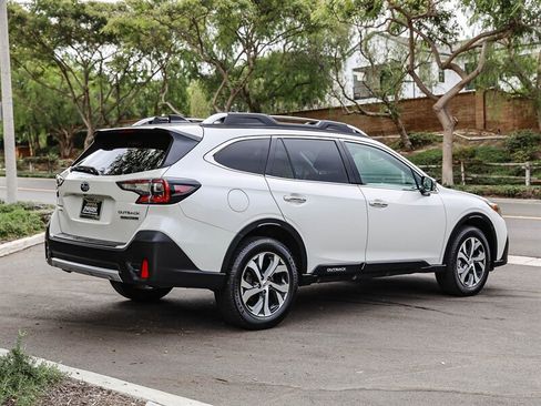 Used 2022 Subaru Outback Touring XT AWD/4WD image 5