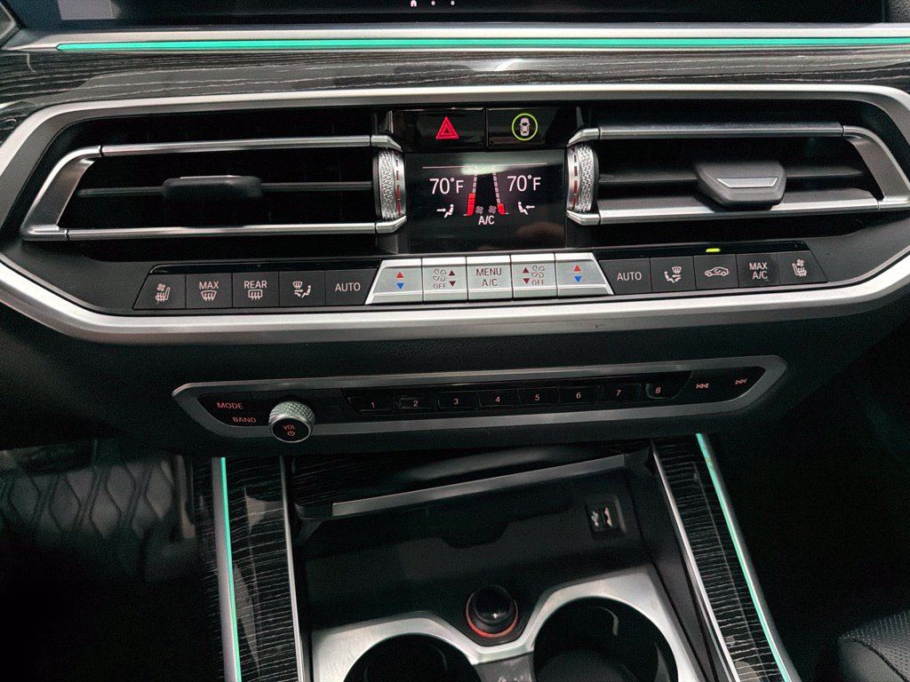 Used 2022 BMW X7 M50i AWD/4WD image 19