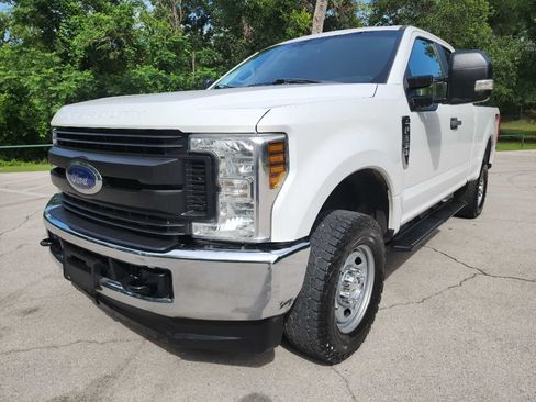 Used 2019 Ford F250 XL w/ XL Value Package AWD/4WD image 3