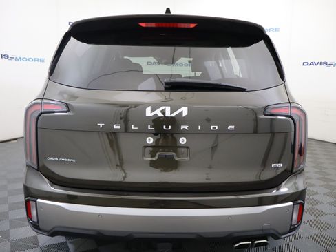 Used 2025 Kia Telluride EX w/ EX Captain's Chair Package image 7