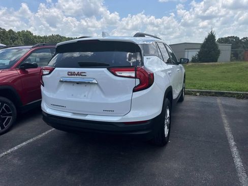 Used 2022 GMC Terrain SLE w/ Driver Convenience Package AWD/4WD image 5