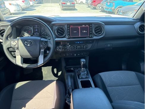 Used 2021 Toyota Tacoma TRD Off-Road w/ Technology Package image 4