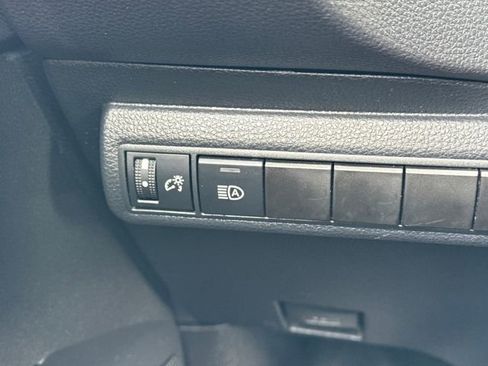 Used 2024 Toyota Corolla LE image 31