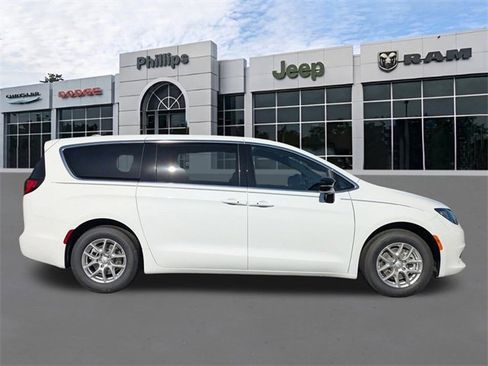 New 2026 Chrysler Voyager LX image 2
