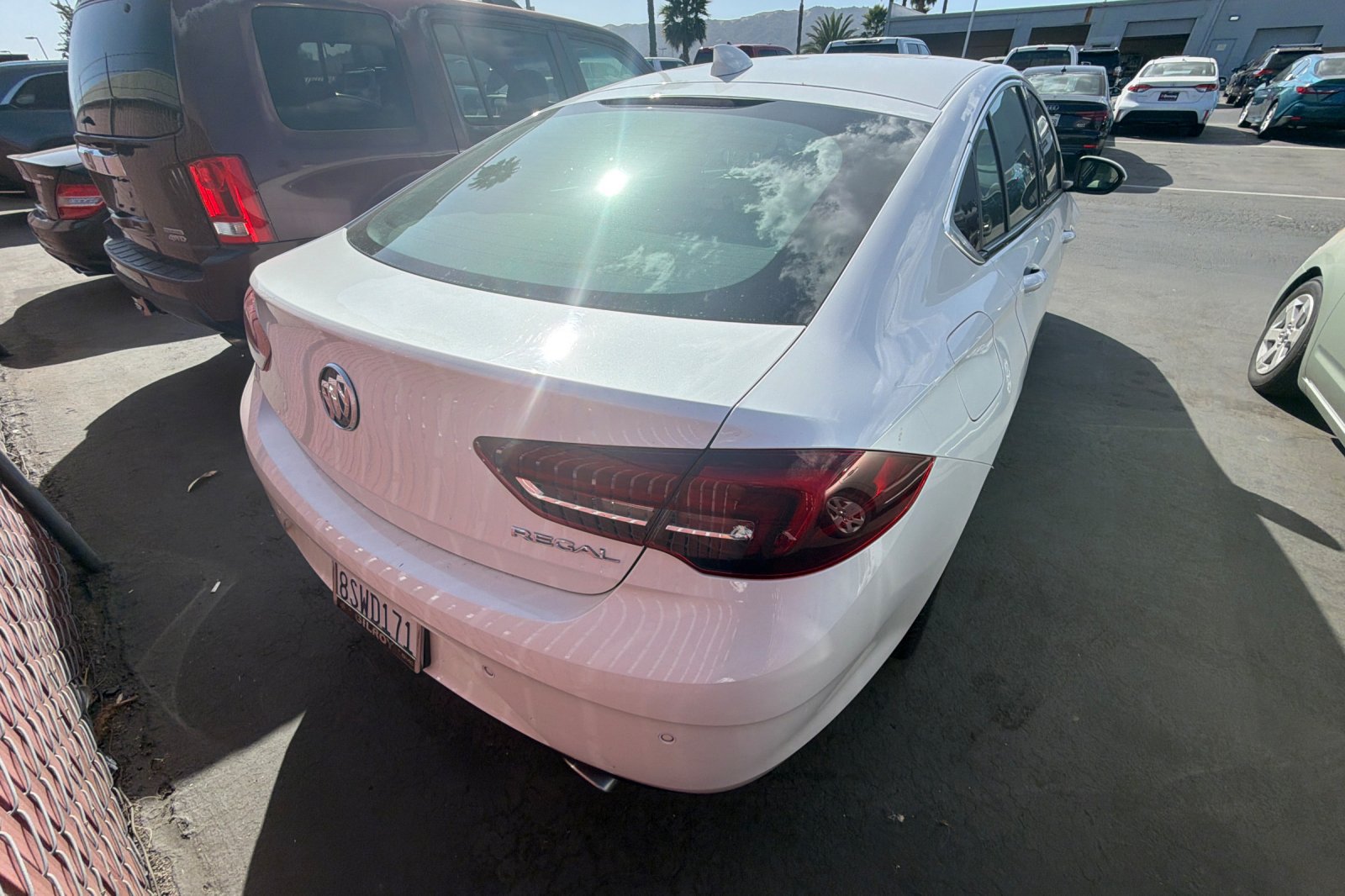 Used 2020 Buick Regal Avenir w/ Driver Confidence Package II FWD image 6