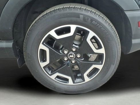Used 2023 Ford Bronco Sport Outer Banks w/ Tech Package AWD/4WD image 10