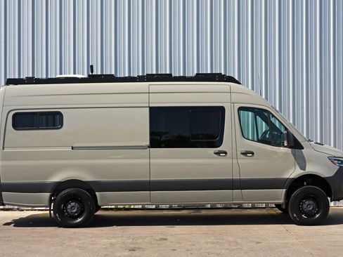 Used 2023 Mercedes-Benz Sprinter 2500 image 68