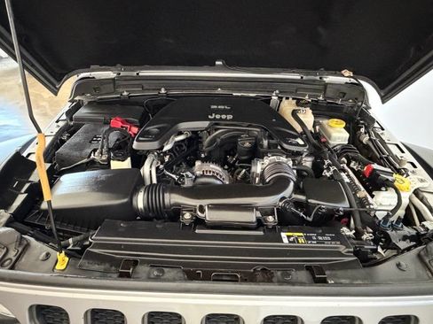 Used 2018 Jeep Wrangler Unlimited Rubicon AWD/4WD image 31