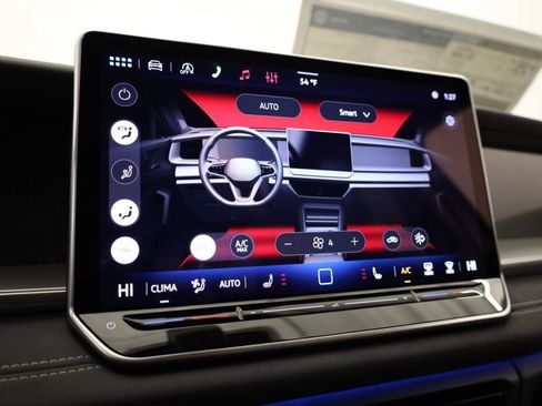 New 2026 Volkswagen Tiguan SE image 19