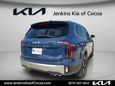 Used 2024 Kia Telluride EX w/ EX Captain's Chair Package AWD/4WD image 5