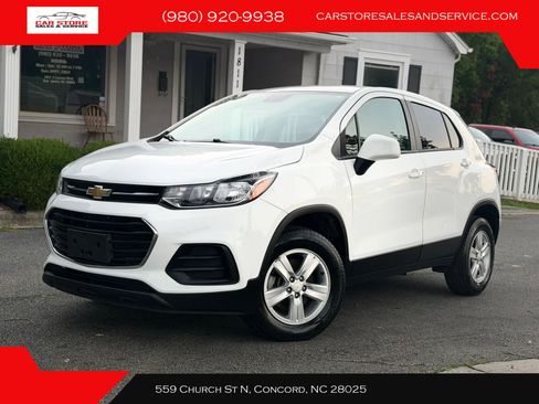 Used 2021 Chevrolet Trax LS w/ Fleet Convenience Package AWD/4WD image 1