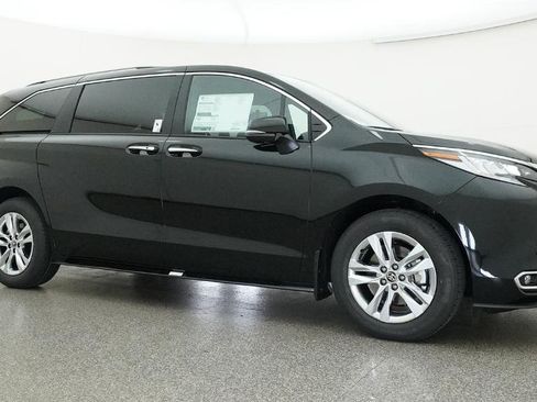 New 2026 Toyota Sienna Limited image 14