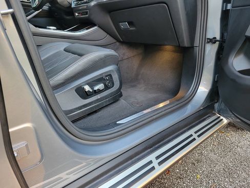 Used 2025 BMW X5 xDrive50e AWD/4WD image 21