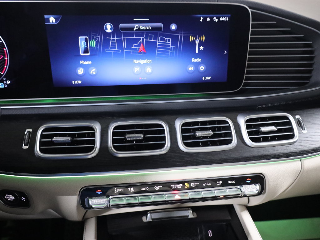 Used 2025 Mercedes-Benz GLS 450 4MATIC w/ AMG Line Exterior image 17