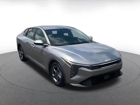 Used 2025 Kia K4 FWD image 3