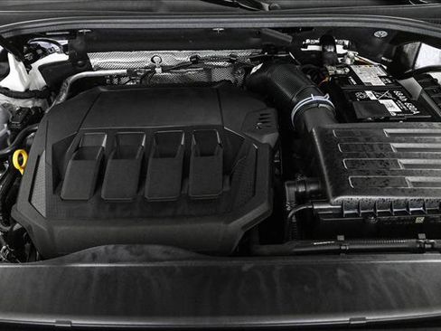 Certified 2025 Audi Q3 2.0T Premium Plus w/ Premium Plus Package image 24