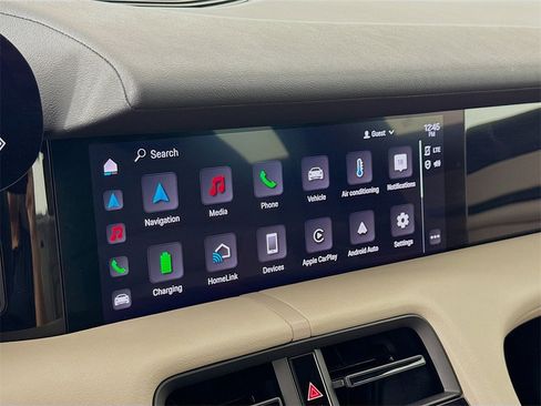 Used 2022 Porsche Taycan image 18