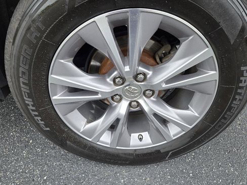 Used 2015 Toyota Highlander XLE FWD image 41