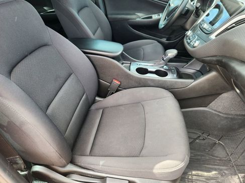 Used 2023 Chevrolet Malibu RS w/ LPO, Floor Liner Package FWD image 14