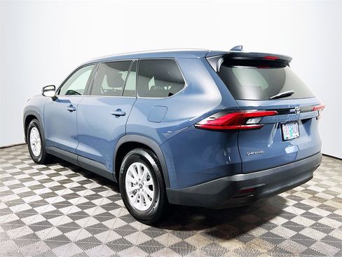 Certified 2024 Toyota Grand Highlander XLE image 6