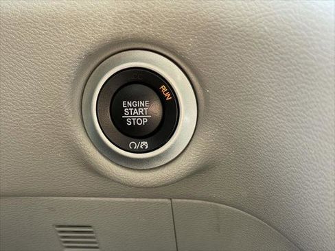 Certified 2023 Chrysler Pacifica Touring-L FWD image 24