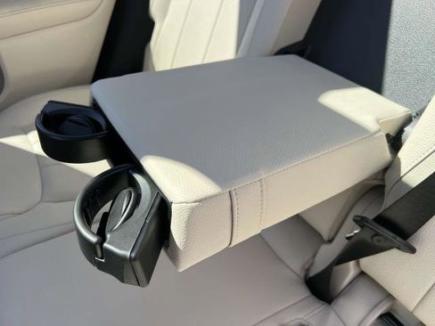 Certified 2024 Mercedes-Benz GLB 250 4MATIC image 12