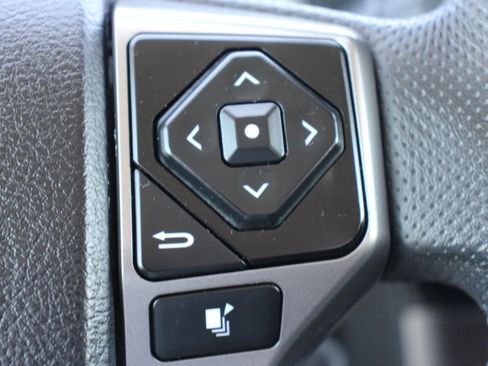 Certified 2022 Toyota Tacoma SR5 image 28