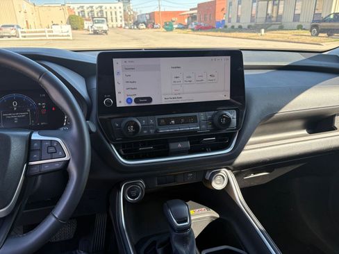 Used 2025 Toyota Grand Highlander LE image 17