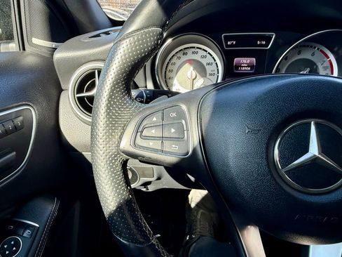 Used 2016 Mercedes-Benz GLA 250 4MATIC image 27