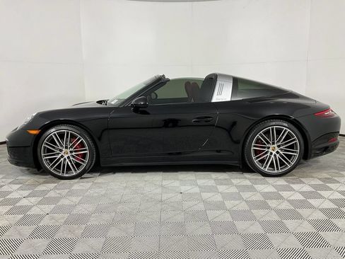Used 2019 Porsche 911 Targa 4 AWD/4WD image 2