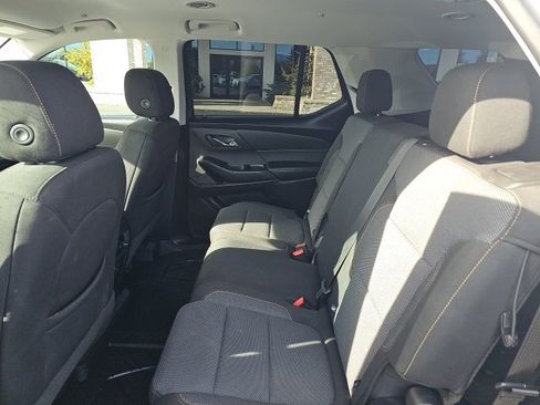 Used 2021 Chevrolet Traverse LS image 10