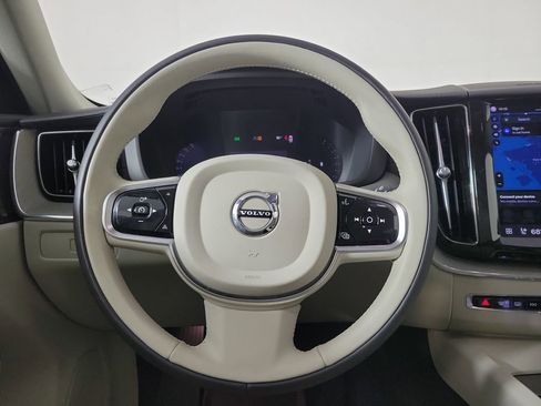 Used 2023 Volvo XC60 B5 Ultimate w/ Protection Package Premier FWD image 18
