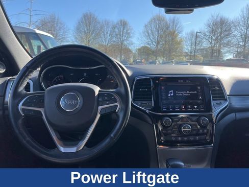 Used 2019 Jeep Grand Cherokee Altitude RWD image 16