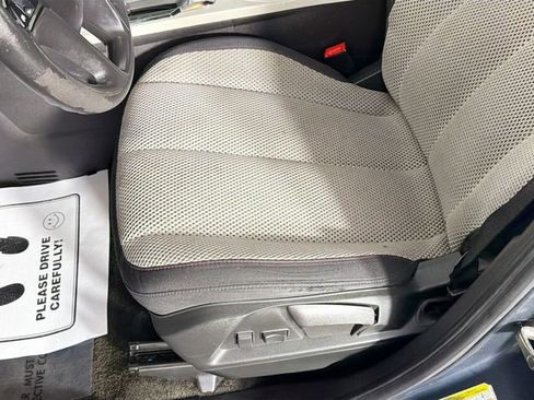 Used 2011 Chevrolet Equinox LT image 18