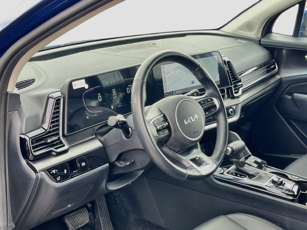 Used 2025 Kia Sportage EX w/ Premium Package FWD image 9