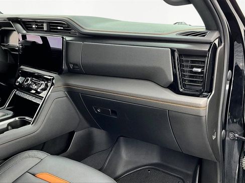 Used 2024 GMC Sierra 1500 AT4 w/ Technology Package image 17