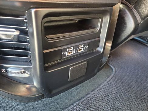 Used 2022 RAM 1500 Laramie AWD/4WD image 15